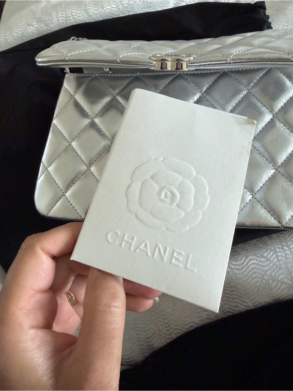 CHANEL Silver Quilted Lambskin Flap Bag with original pouch - Picture 3 of 12